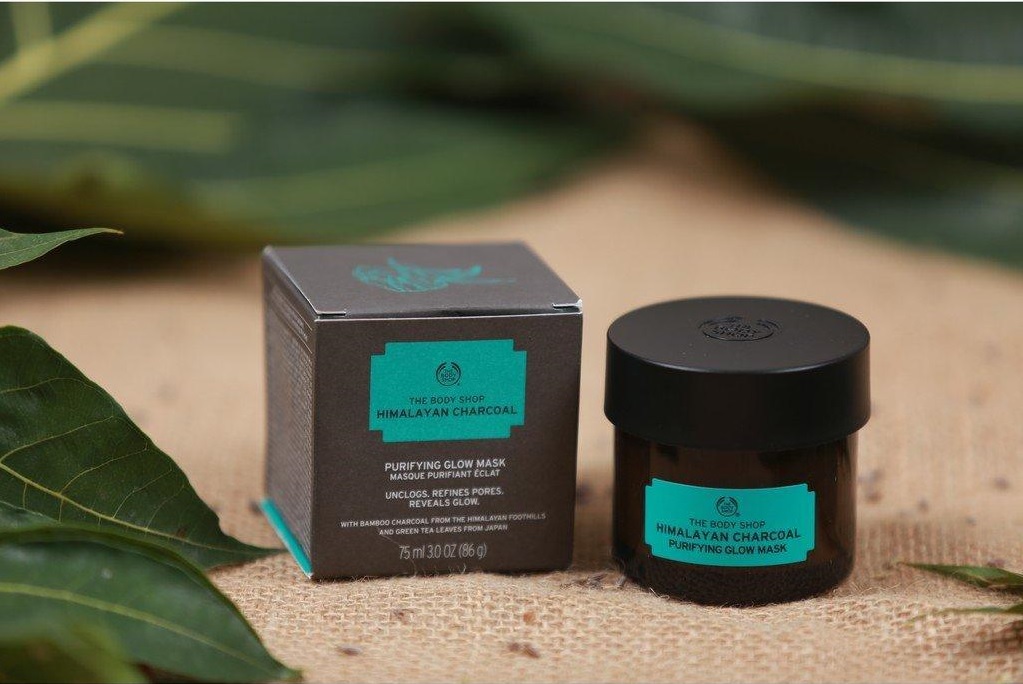 Review mặt nạ The Body Shop Himalayan Charcoal Purifying Glow Mask
